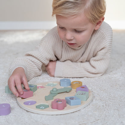 Little Dutch Puzzle Clock - Close Up