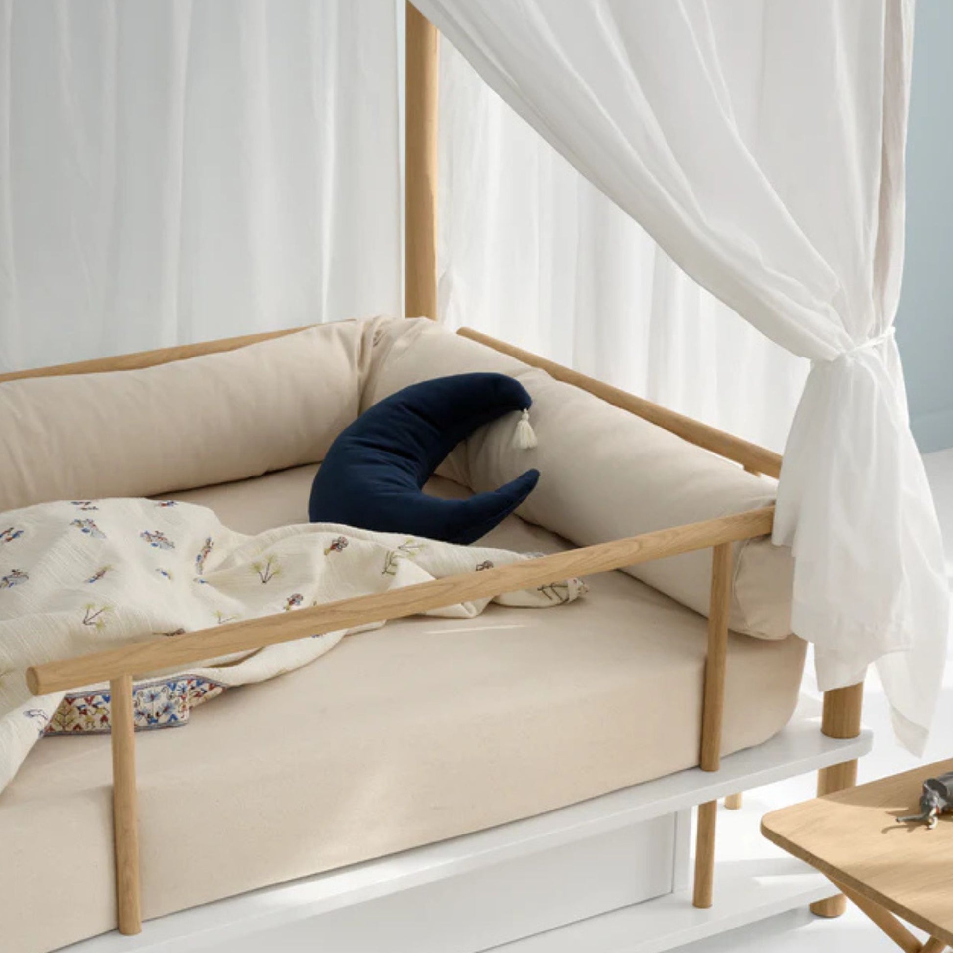 Oliver Furnitue Camp bed canopy Sahara In Sheer White Muslin