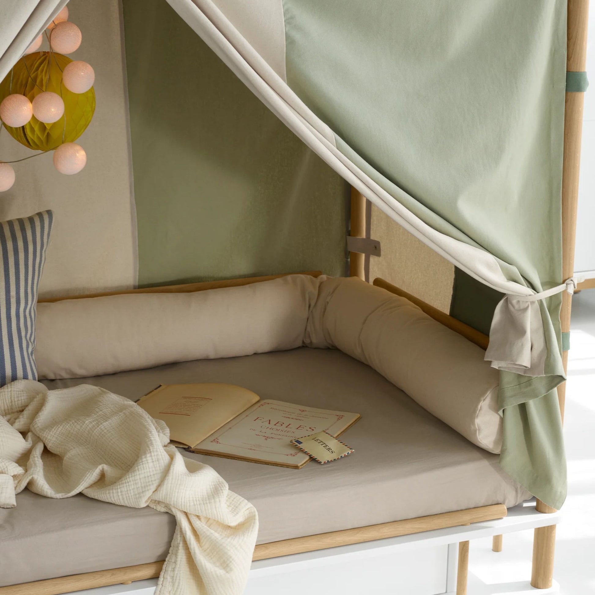 Oliver Furniture
Camp bed canopy Circus, green
