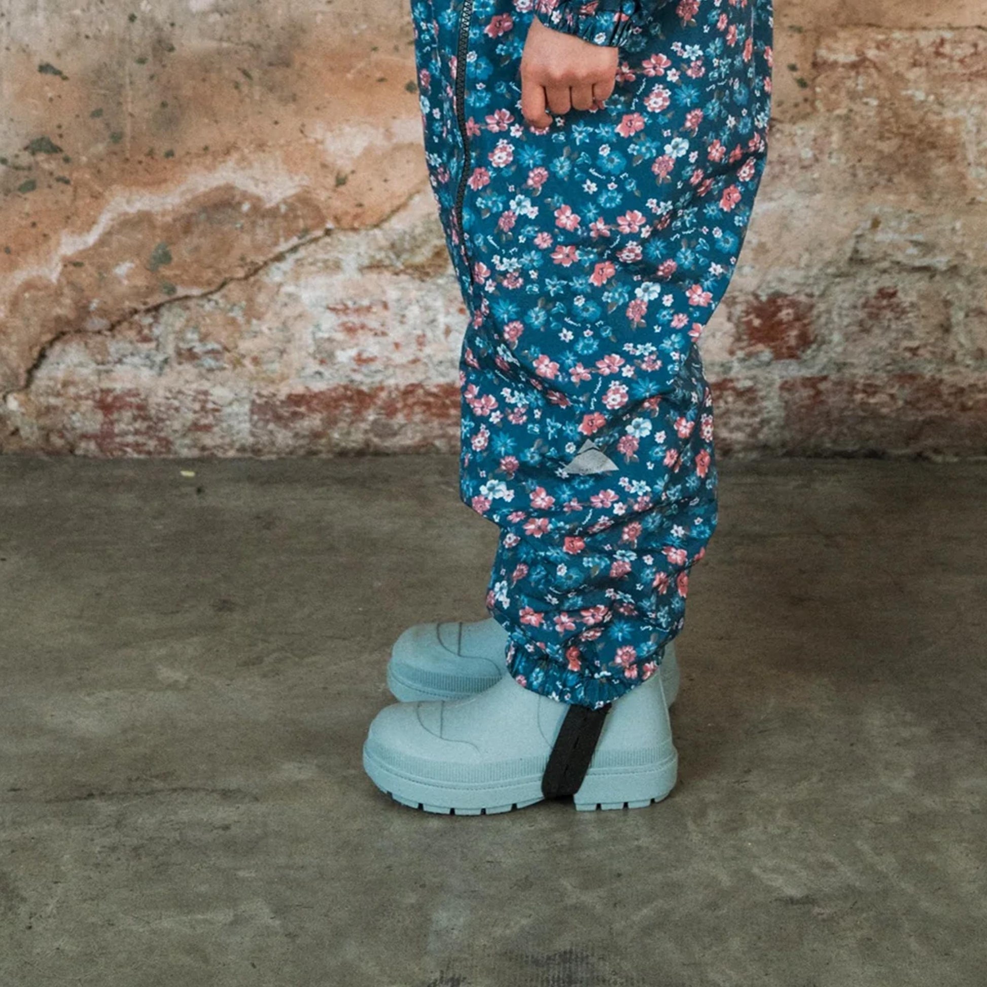 Toastie Waterproof Packable Puddlesuit - Floral Blue Rose Garden Elasticated adjustable foot stirrups