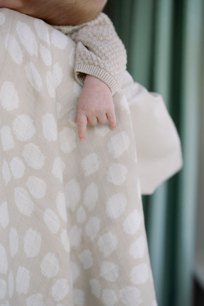 Ralphie Bear Large Muslin Swaddle - Scallop