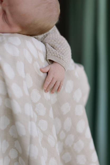 Ralphie Bear Large Muslin Swaddle - Scallop