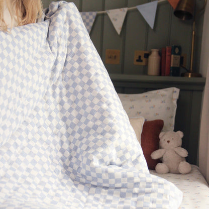 Avery Row Quilted Bedspread - Waves