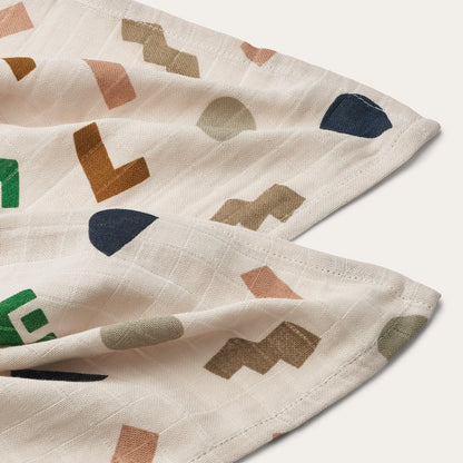Liewood Lewis Muslin Cloth 2-Pack - Graphic Alphabet / Sandy