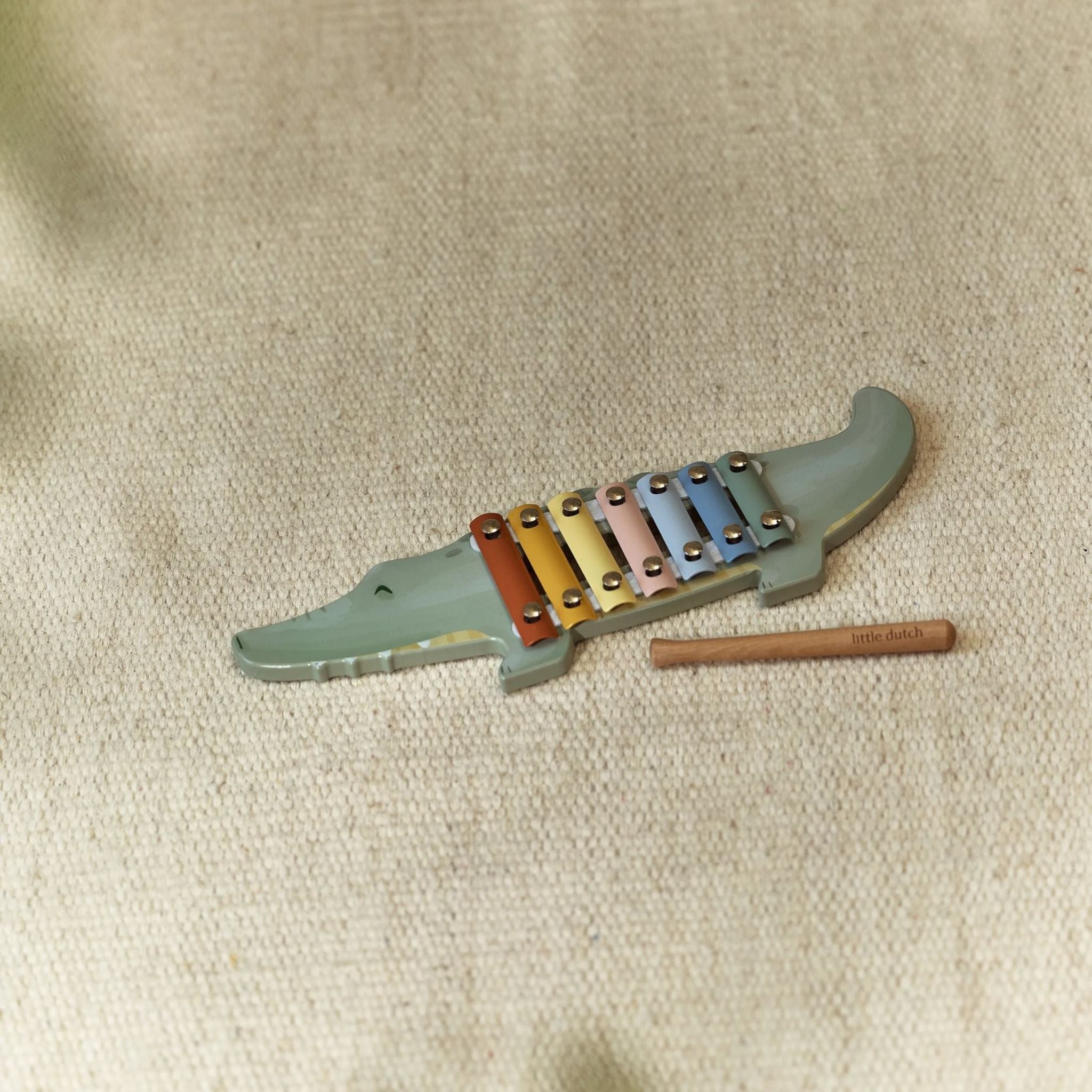 EC melodi カラビナ Little Dutch Crocodile Xylophone | Safari Friends | Scandiborn