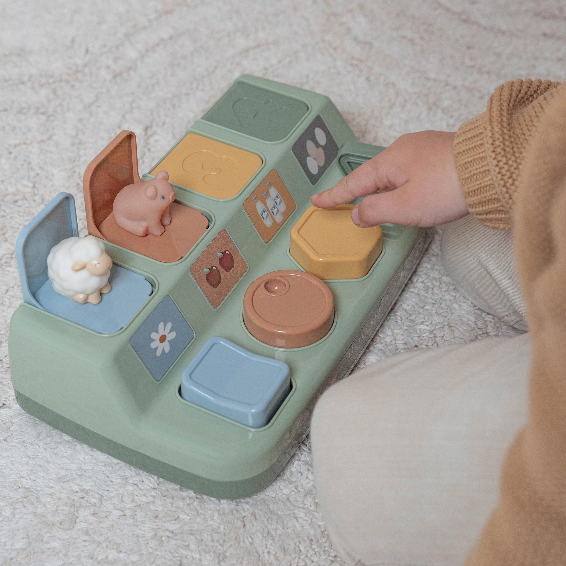 Little Dutch - Pop-up Game - Farm Animals With Sheep and piglet popped up