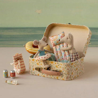 Maileg Dad Beach Mouse with Air Mattress - Flower