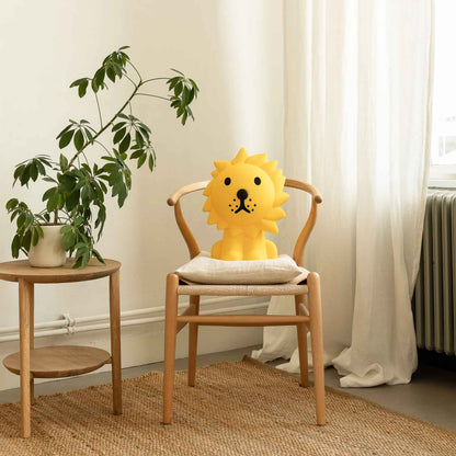 Mr. Maria Lion Star Light
