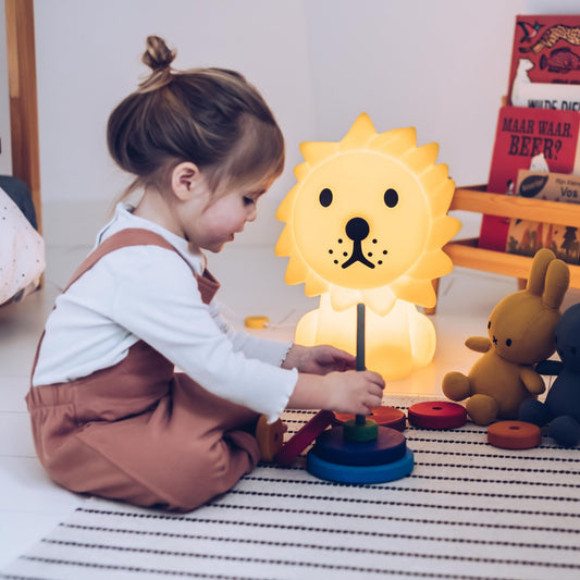 Mr. Maria Lion Star Light