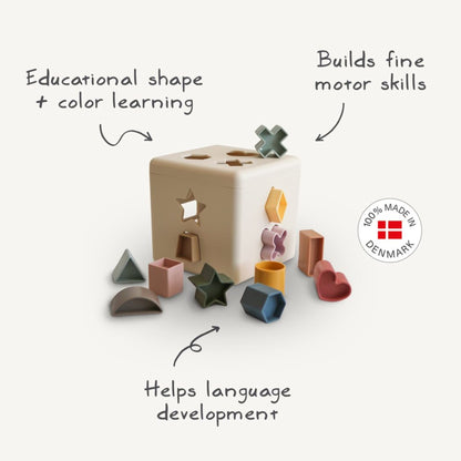Mushie Shape Sorting Box - Petal