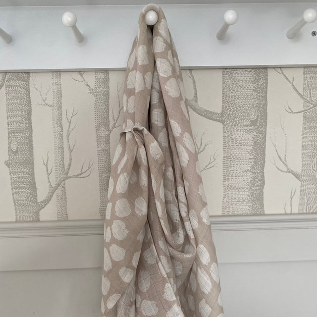 Ralphie Bear Large Muslin Swaddle - Scallop