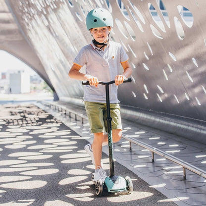 Scoot & Ride Highwaykick 5 LED Scooter - Forest