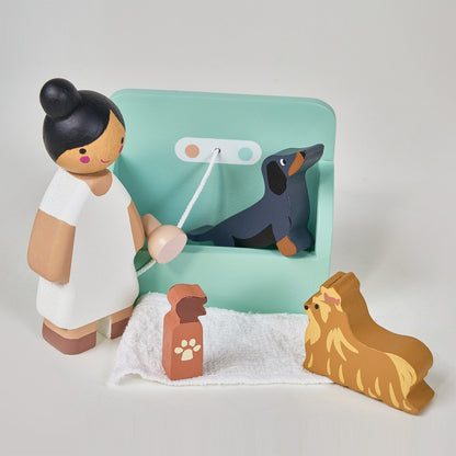 Tender Leaf Toys Waggy Tails Dog Salon  - Wooden Dachsund & Shih Tzu