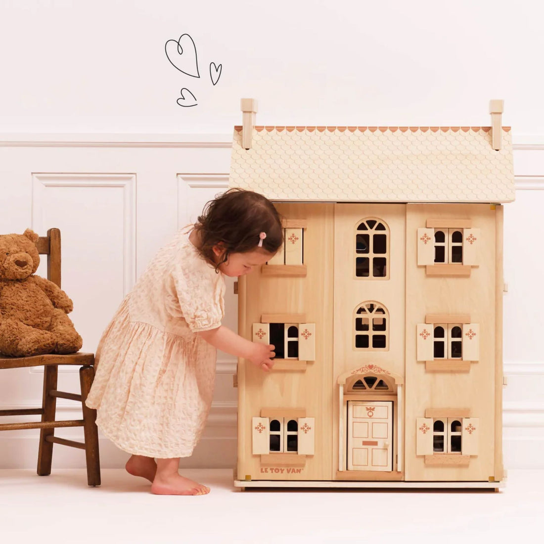 Wooden Dolls House Hapenull