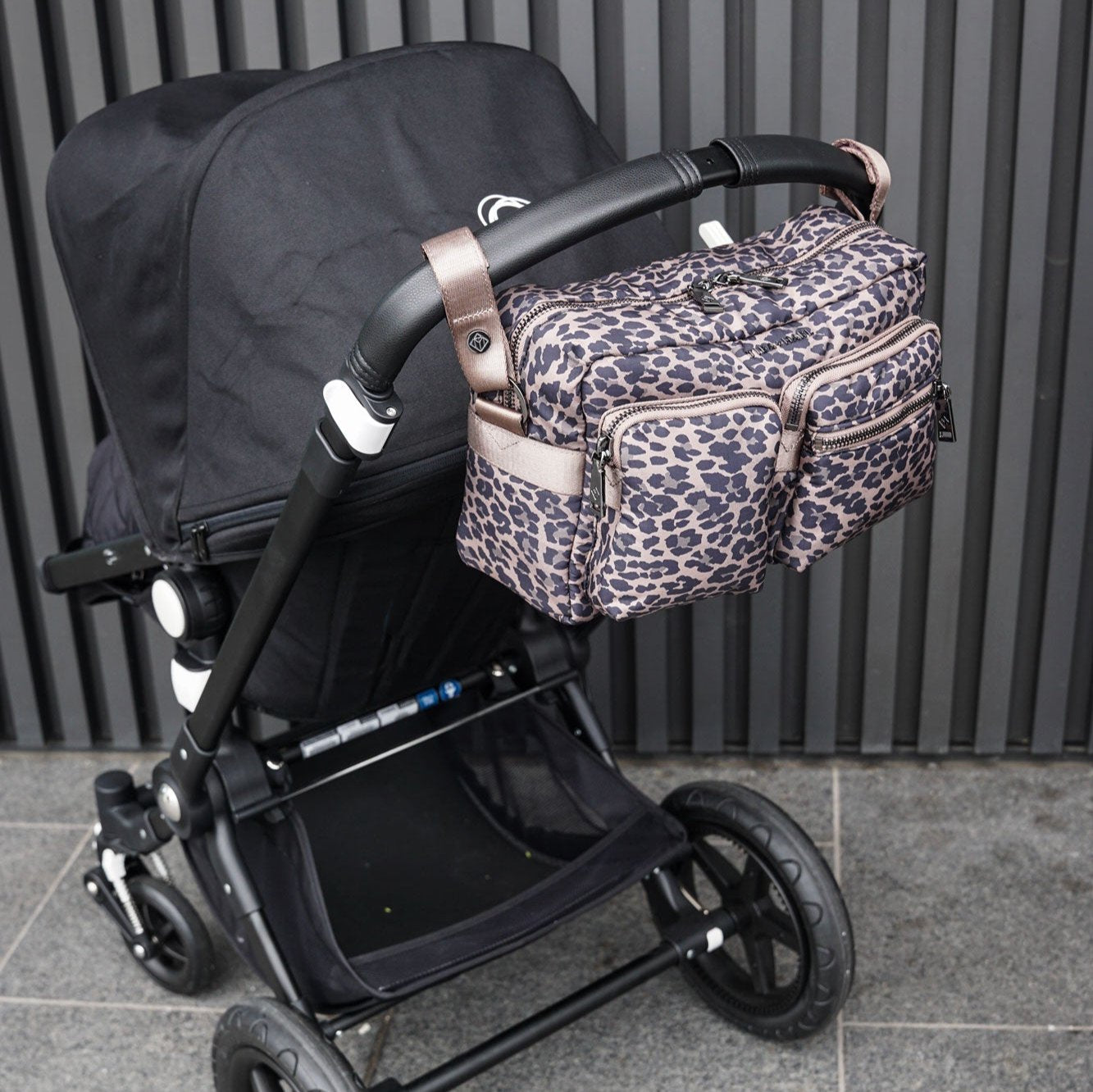 Axel Buggy Organiser Changing Bag In Leopard Scandiborn