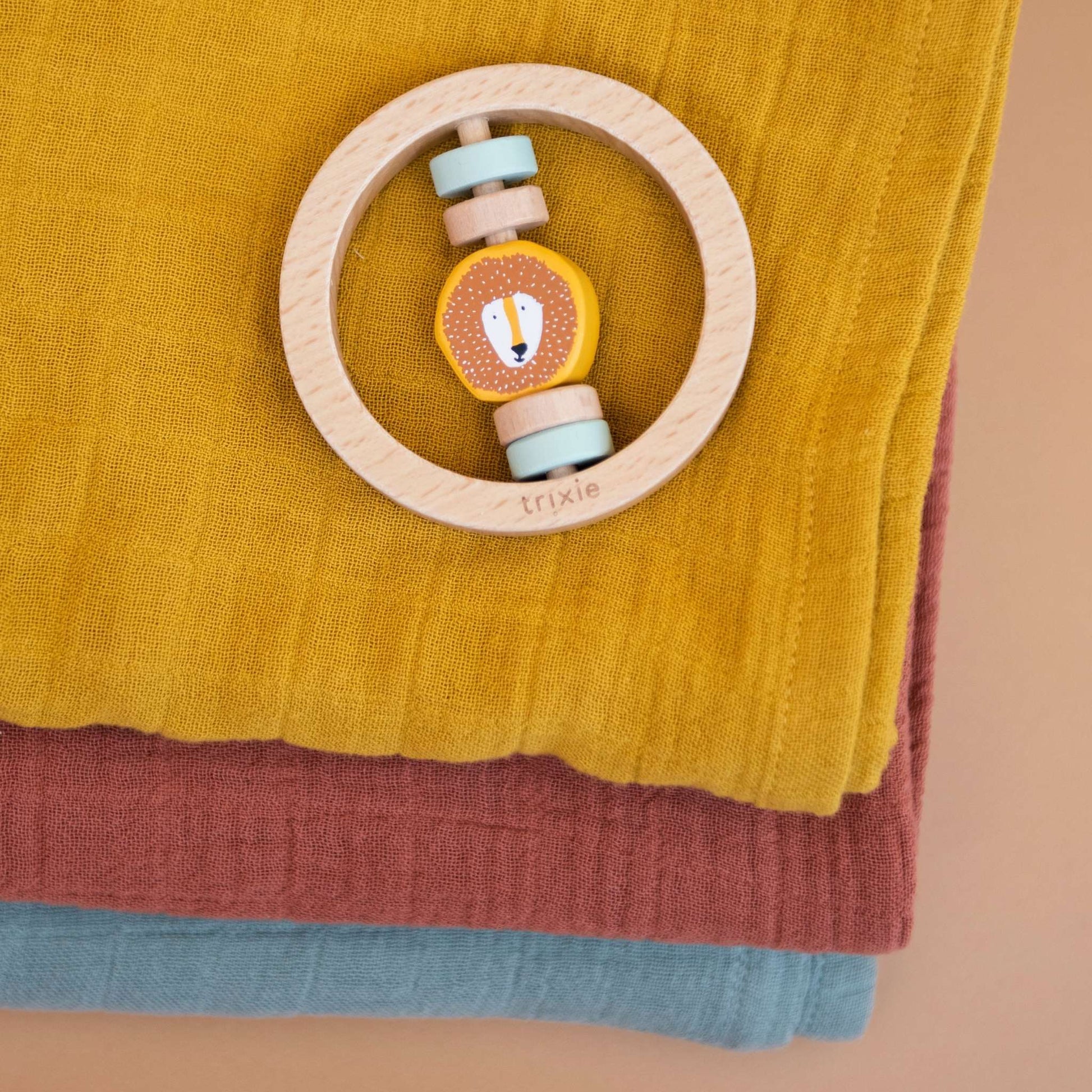 TRIXIE Round Rattle - Mr. Lion TRIXIE Round Rattle - Mr. Lion