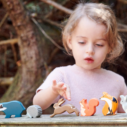 Tender Leaf Toys 8 Woodland Animals Wooden Set / Shelf