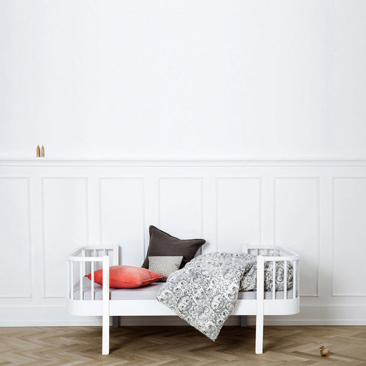 Oliver Furniture Wood Junior Bed - White