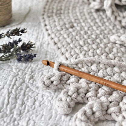 Zuri House Crochet Rug Sun - Oatmeal