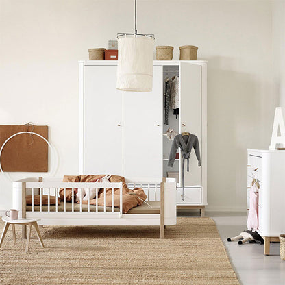 Oliver Furniture Wood Mini+ Cot Bed incl. Junior Kit - White & Oak (0-9 Years)