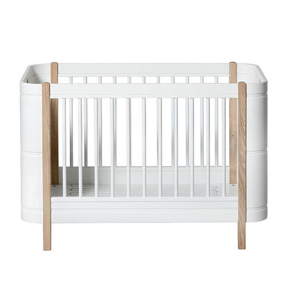 Oliver Furniture Wood Mini+ Cot Bed incl. Junior Kit - White & Oak (0-9 Years)