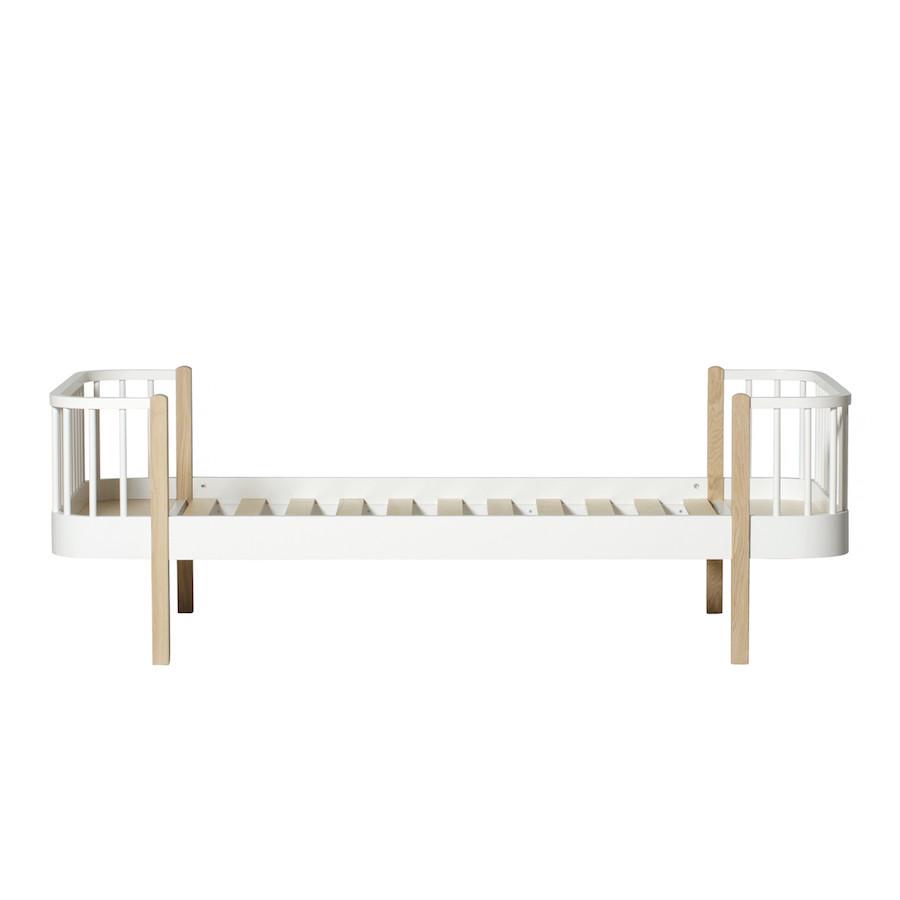 Oliver Furniture - Wood Bed in Oak - Scandibørn