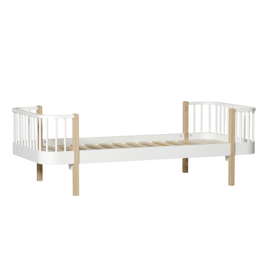 Oliver Furniture - Wood Bed in Oak - Scandibørn