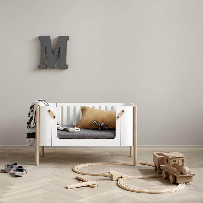 Oliver Furniture Wood Co-Sleeper Inc Bench Conversion - White/Oak - Scandibørn