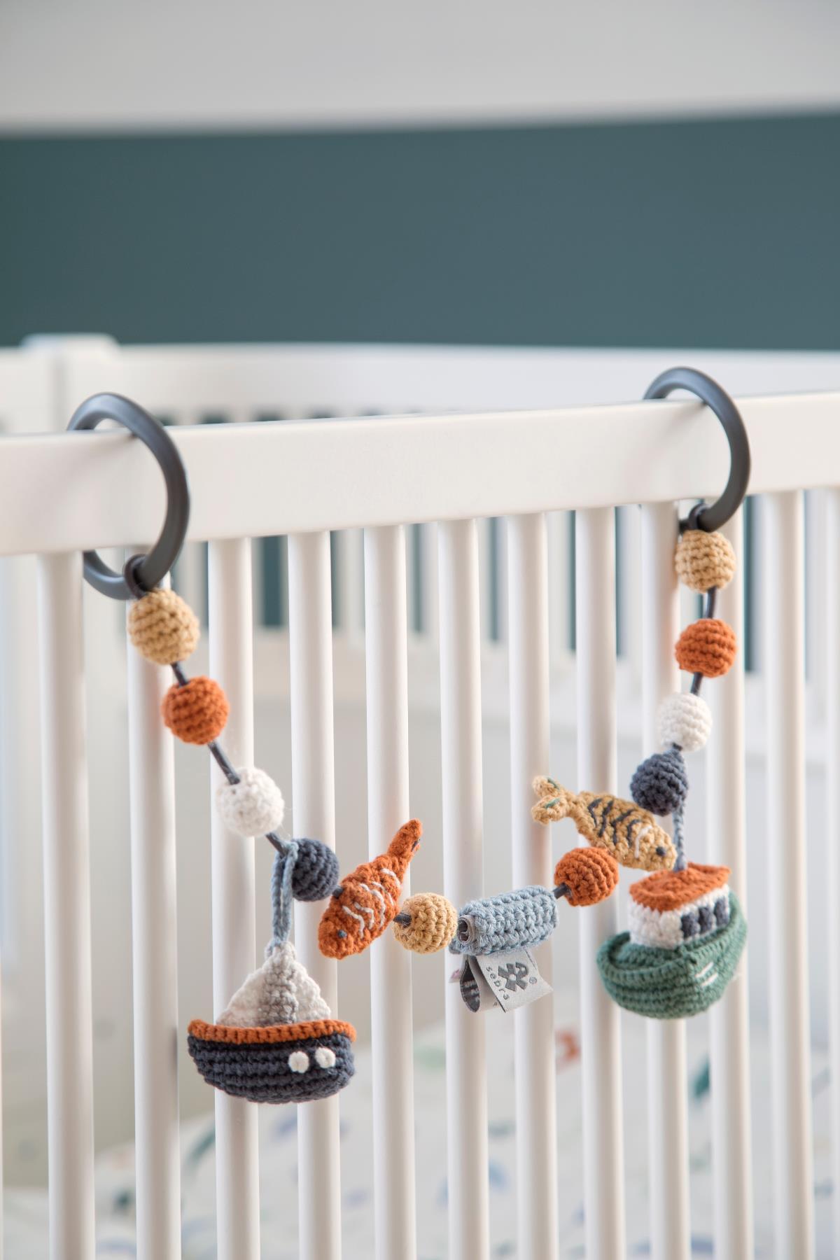Sebra Crochet Pram Chain in Seven Seas - Scandibørn