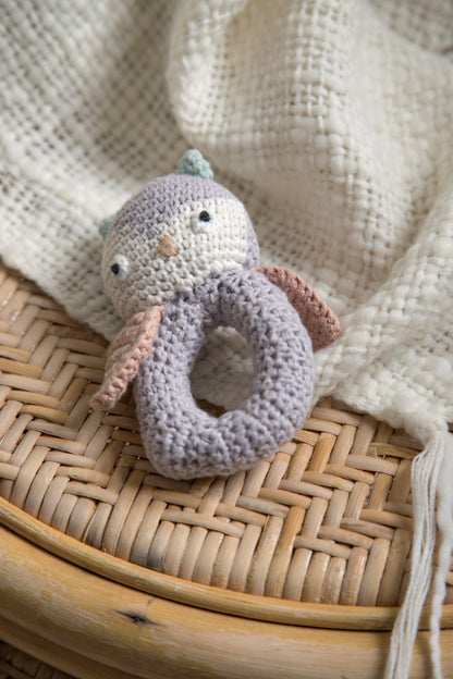 Sebra Crochet Rattle Blinky the Owl in Raindrop Grey - Scandibørn