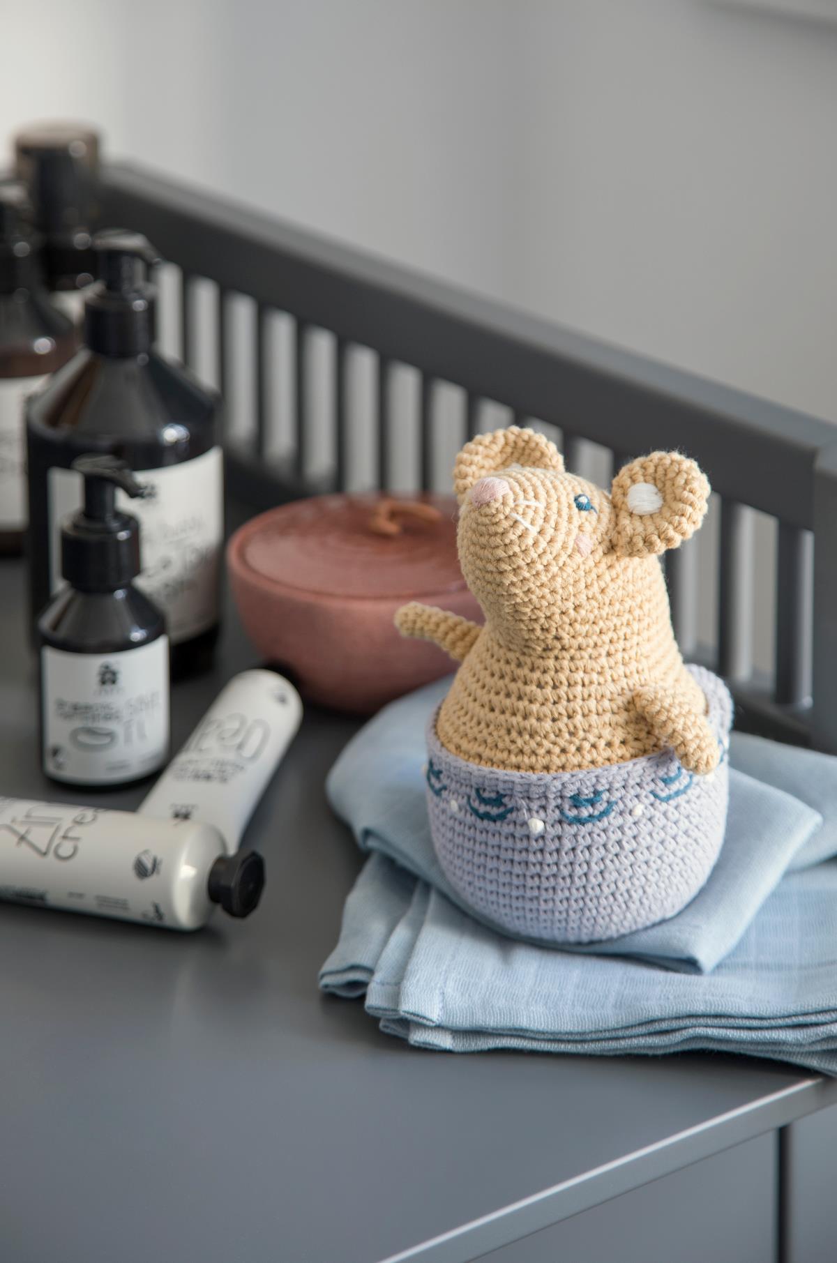 Sebra Crochet Tilting Toy - Buttercup the Mouse - Scandibørn