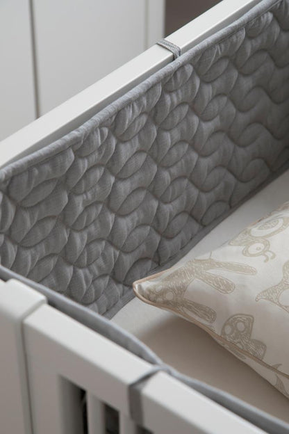Sebra Quilted Baby Cot Bumper in Elephant Grey - Scandibørn