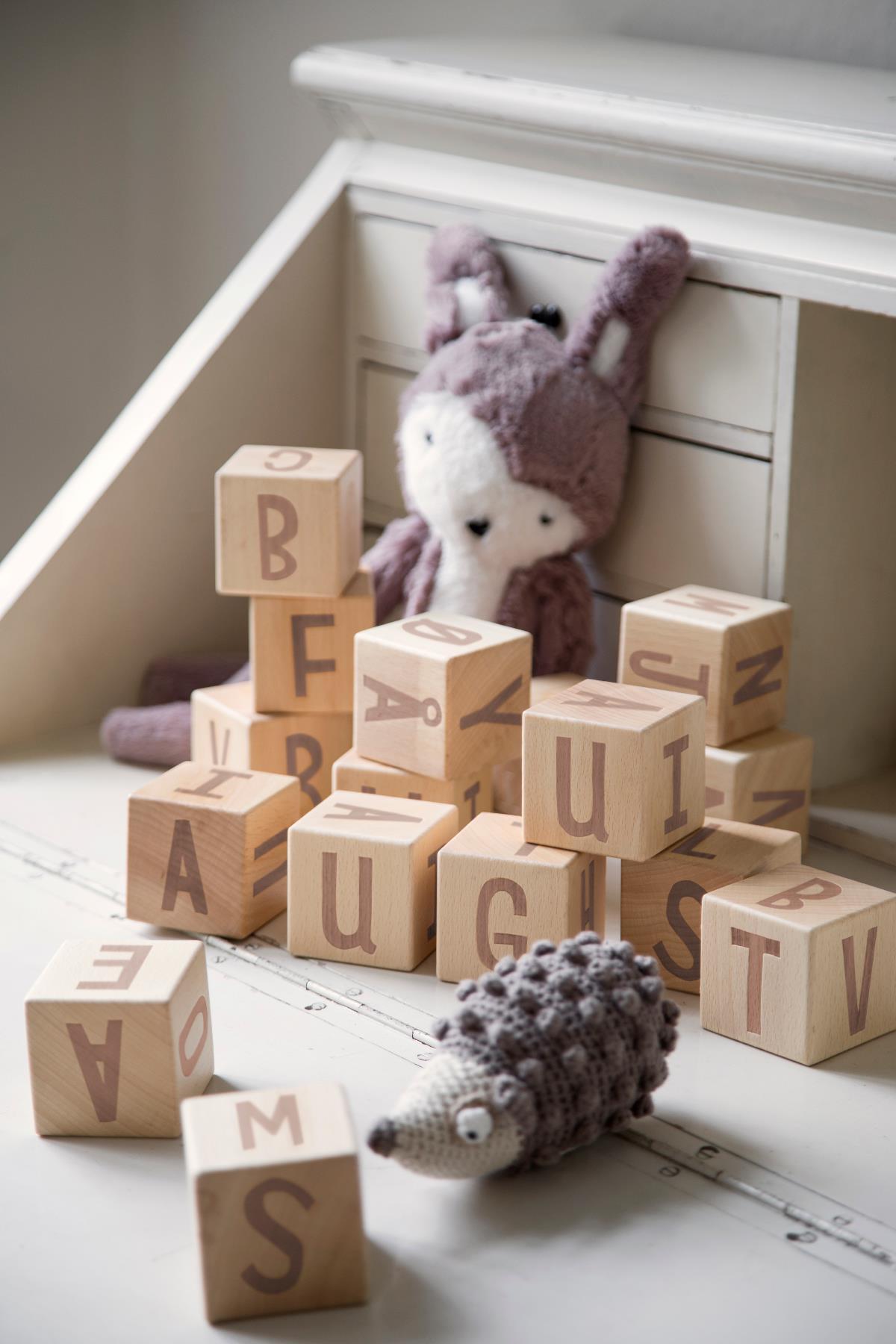 Sebra Wooden stacking blocks Natural - Letters - Scandibørn