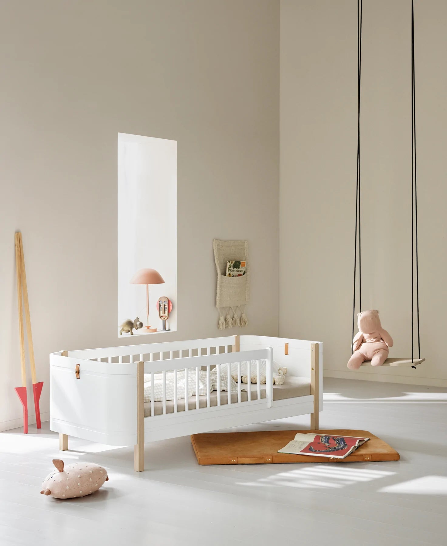Oliver Furniture Mini+ Cot to Junior Bed Converter White/Oak Scandiborn